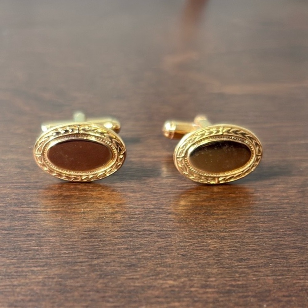 Vintage decorative‎ edging oval gold tone cuff links